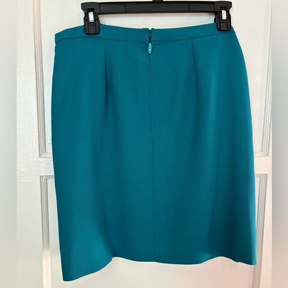 Elegant Hand Stitchhed and Beaded Skirt and Blouse Set - Picture 5 of 11